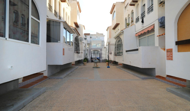 Resale - Apartment / flat - Torrevieja - Playa De Los Naufragos