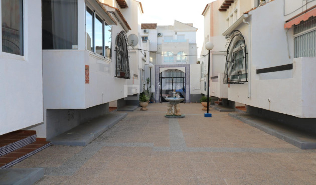Resale - Apartment / flat - Torrevieja - Playa De Los Naufragos