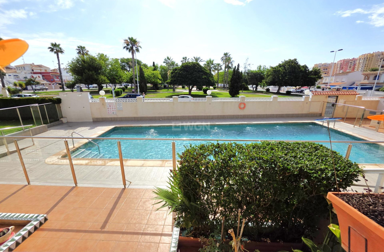 Resale - Apartment / flat - Torrevieja - Los Frutales