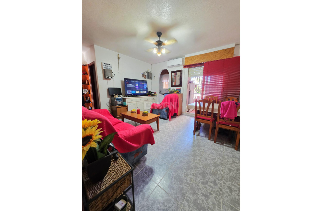 Resale - Apartment / flat - Torrevieja - Los Frutales