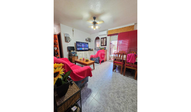 Resale - Apartment / flat - Torrevieja - Los Frutales