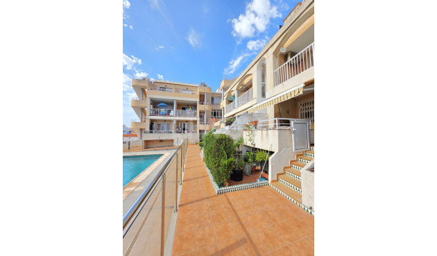Resale - Apartment / flat - Torrevieja - Los Frutales