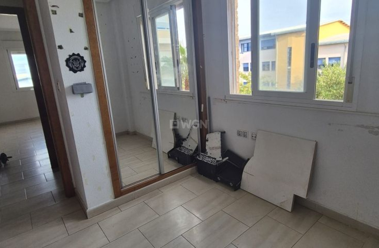 Resale - Apartment / flat - Torrevieja - Costa Blanca