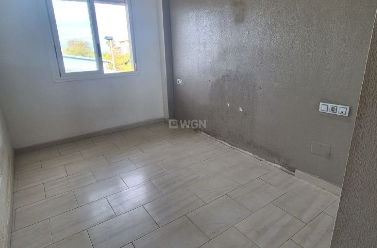 Resale - Apartment / flat - Torrevieja - Costa Blanca