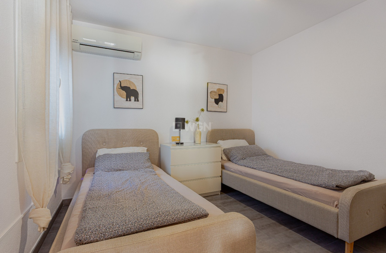 Resale - Villa - Orihuela Costa - Costa Blanca