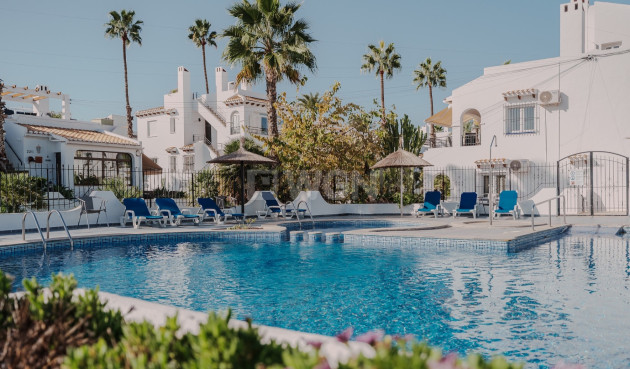 Resale - Villa - Orihuela Costa - Costa Blanca