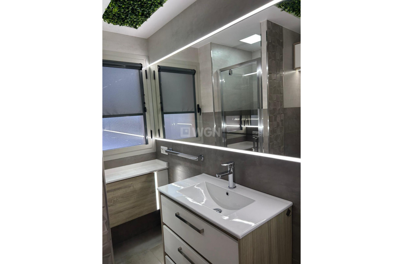 Resale - Apartment / flat - Torrevieja - Nueva Torrevieja