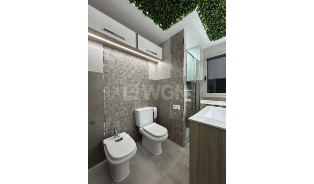 Resale - Apartment / flat - Torrevieja - Nueva Torrevieja