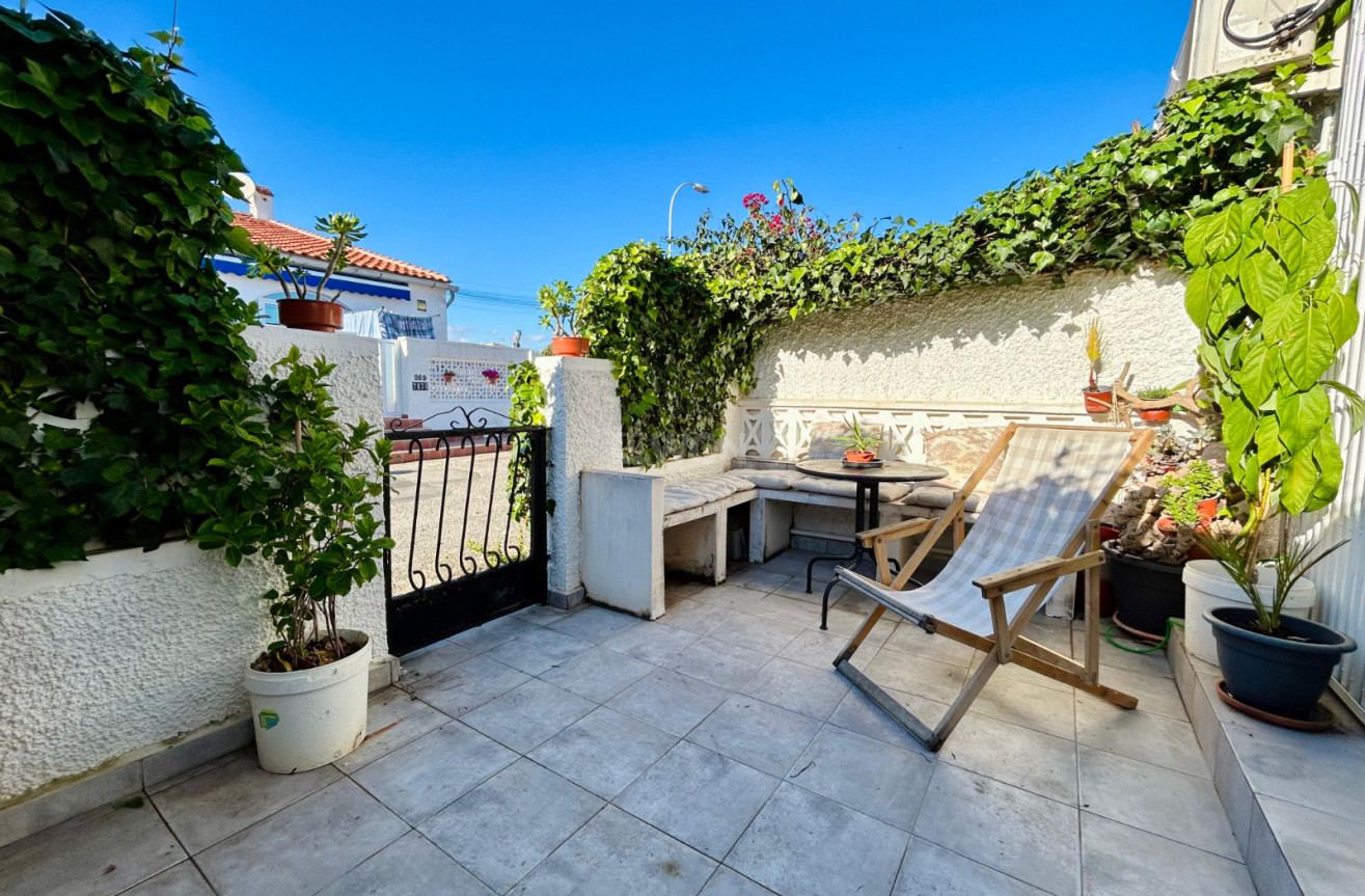 Odsprzedaż - Kamienica - Torrevieja - Costa Blanca