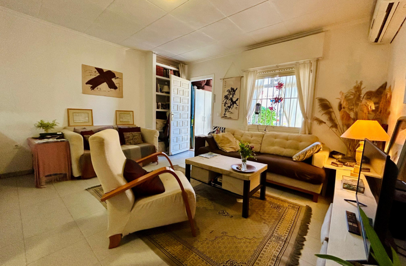 Odsprzedaż - Kamienica - Torrevieja - Costa Blanca