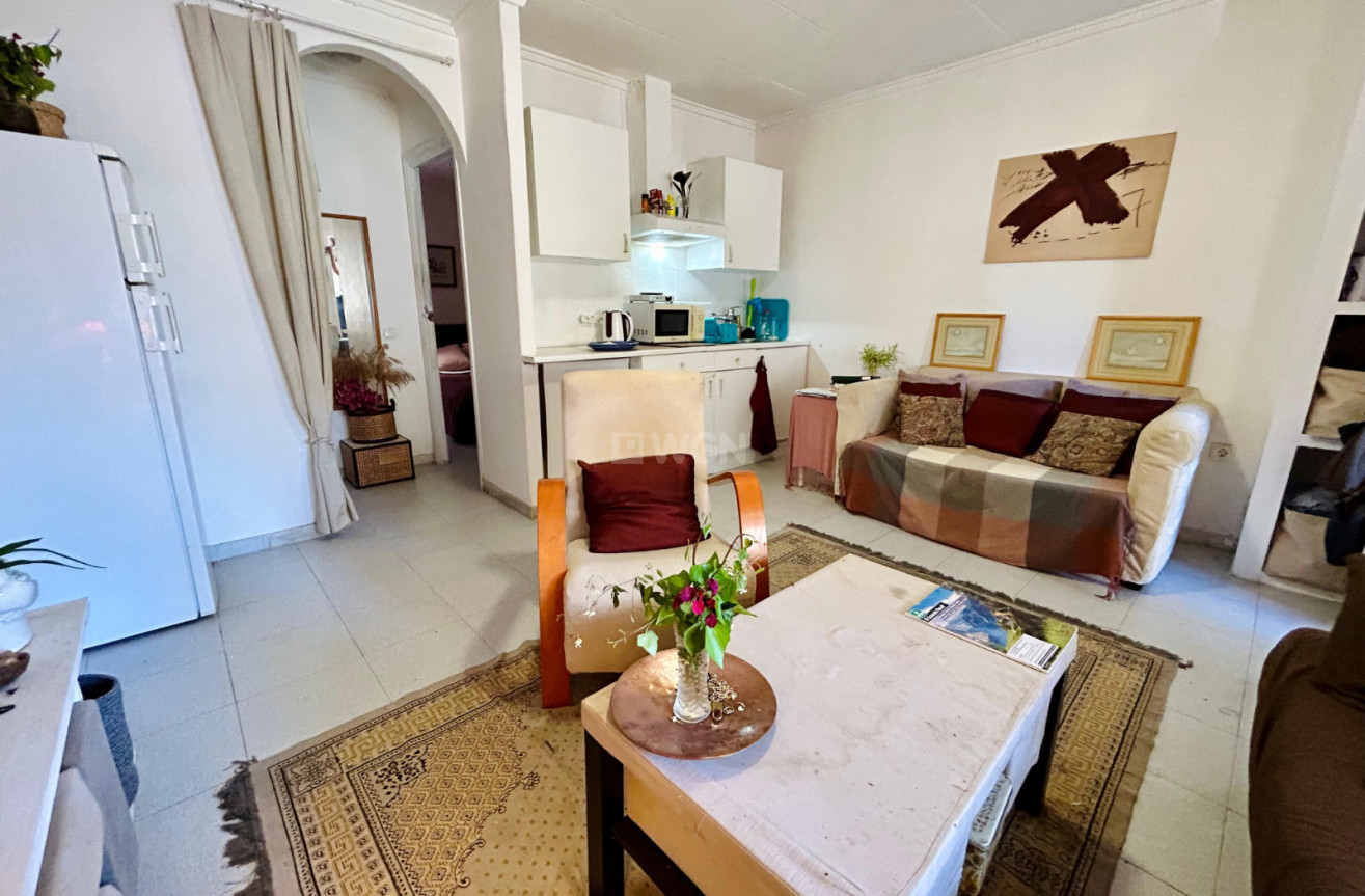 Odsprzedaż - Kamienica - Torrevieja - Costa Blanca