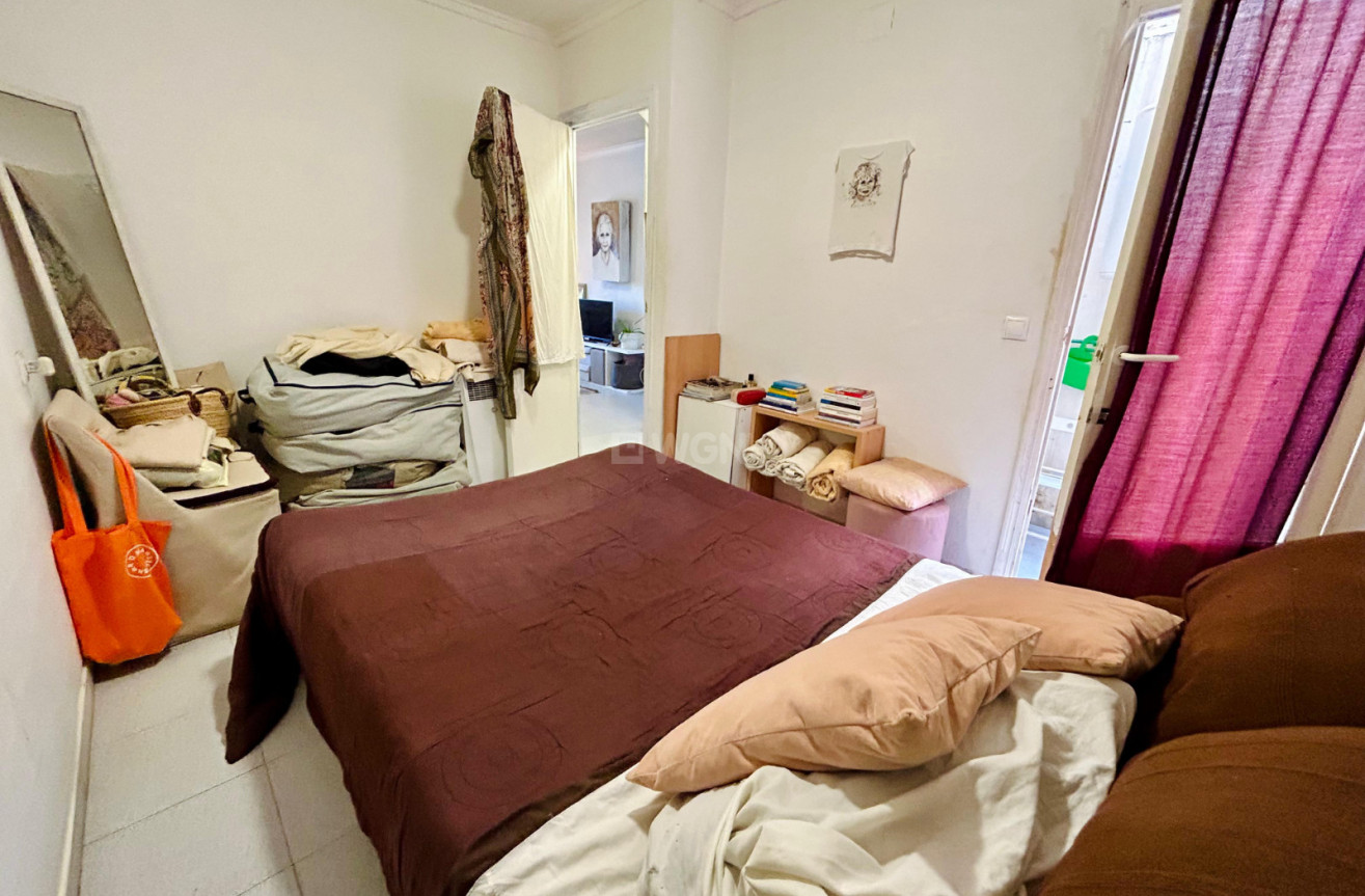 Odsprzedaż - Kamienica - Torrevieja - Costa Blanca