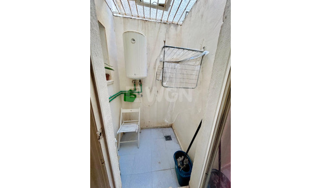 Odsprzedaż - Kamienica - Torrevieja - Costa Blanca