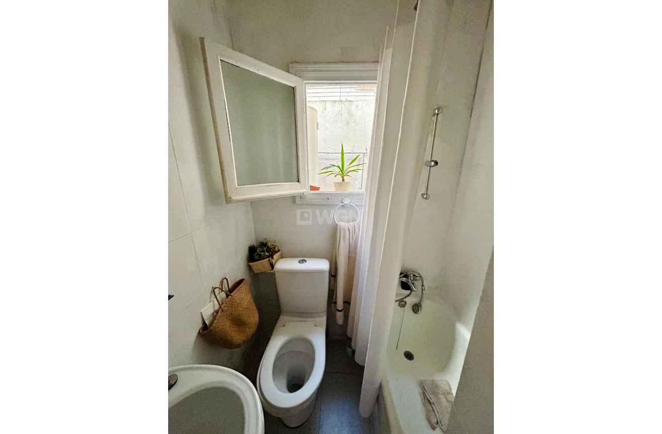 Odsprzedaż - Kamienica - Torrevieja - Costa Blanca