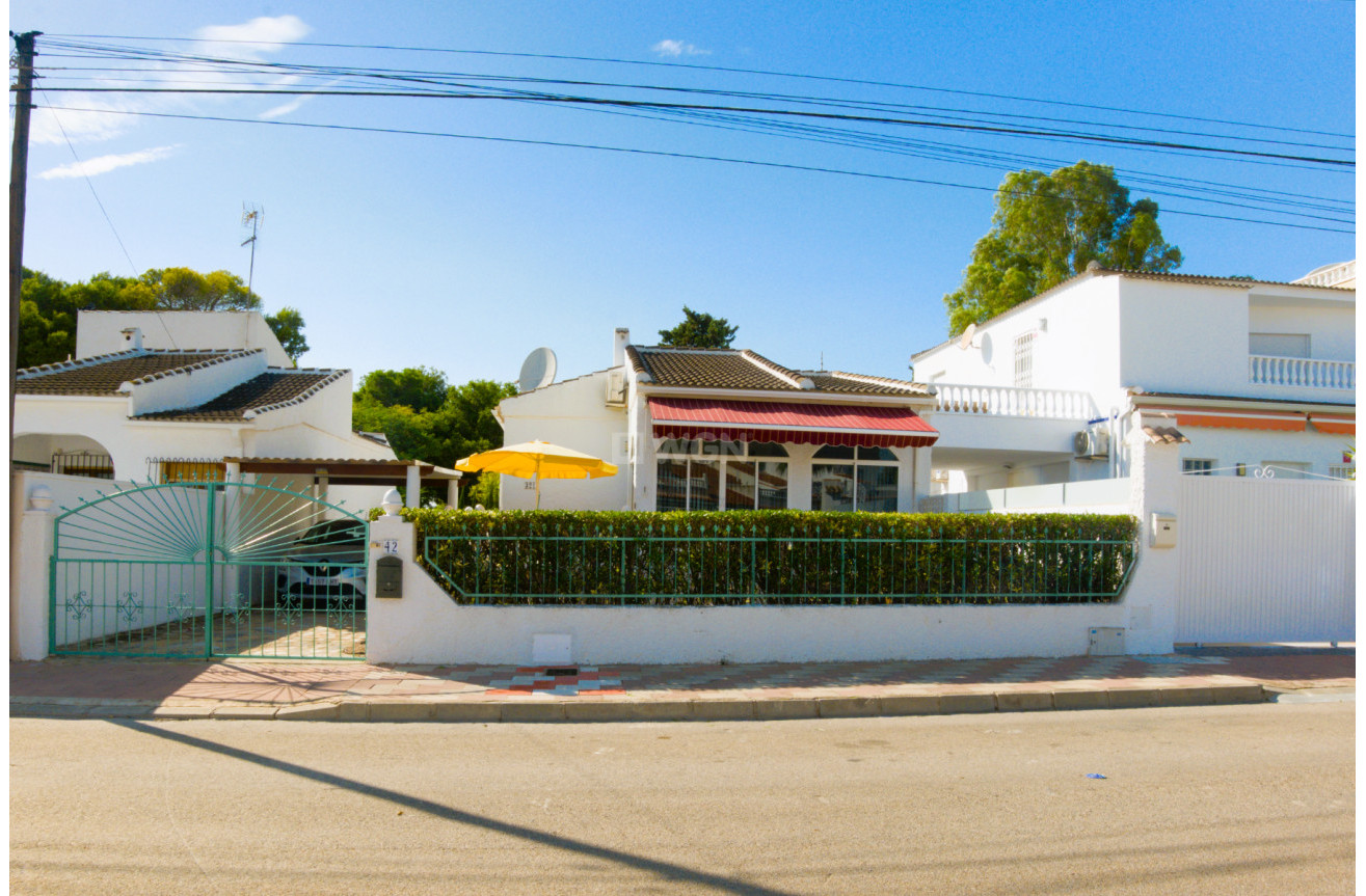 Resale - Villa - Torrevieja - Costa Blanca