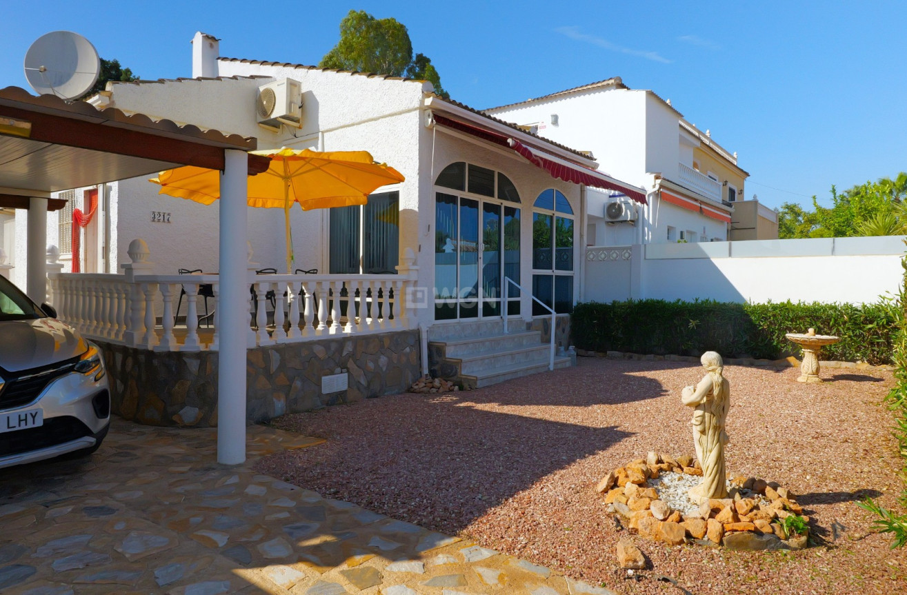 Resale - Villa - Torrevieja - Costa Blanca