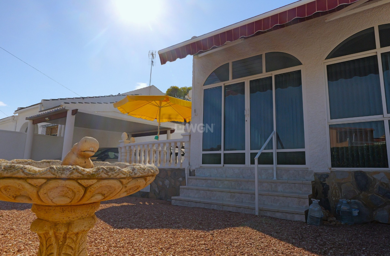 Resale - Villa - Torrevieja - Costa Blanca