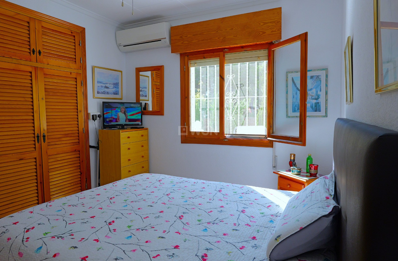 Resale - Villa - Torrevieja - Costa Blanca