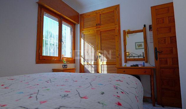 Resale - Villa - Torrevieja - Costa Blanca