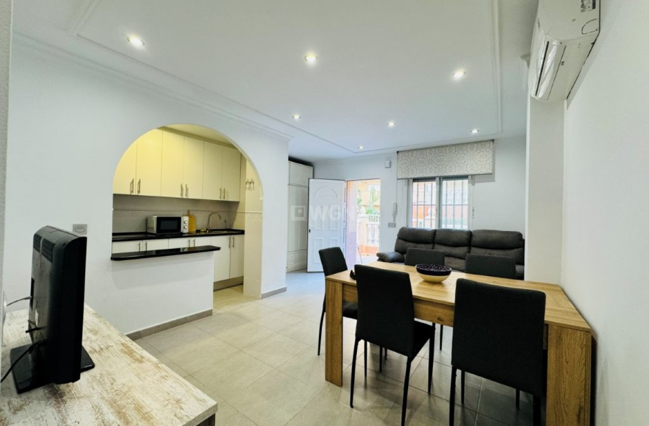 Resale - Apartment / flat - La Mata - Costa Blanca