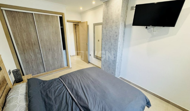 Resale - Apartment / flat - La Mata - Costa Blanca