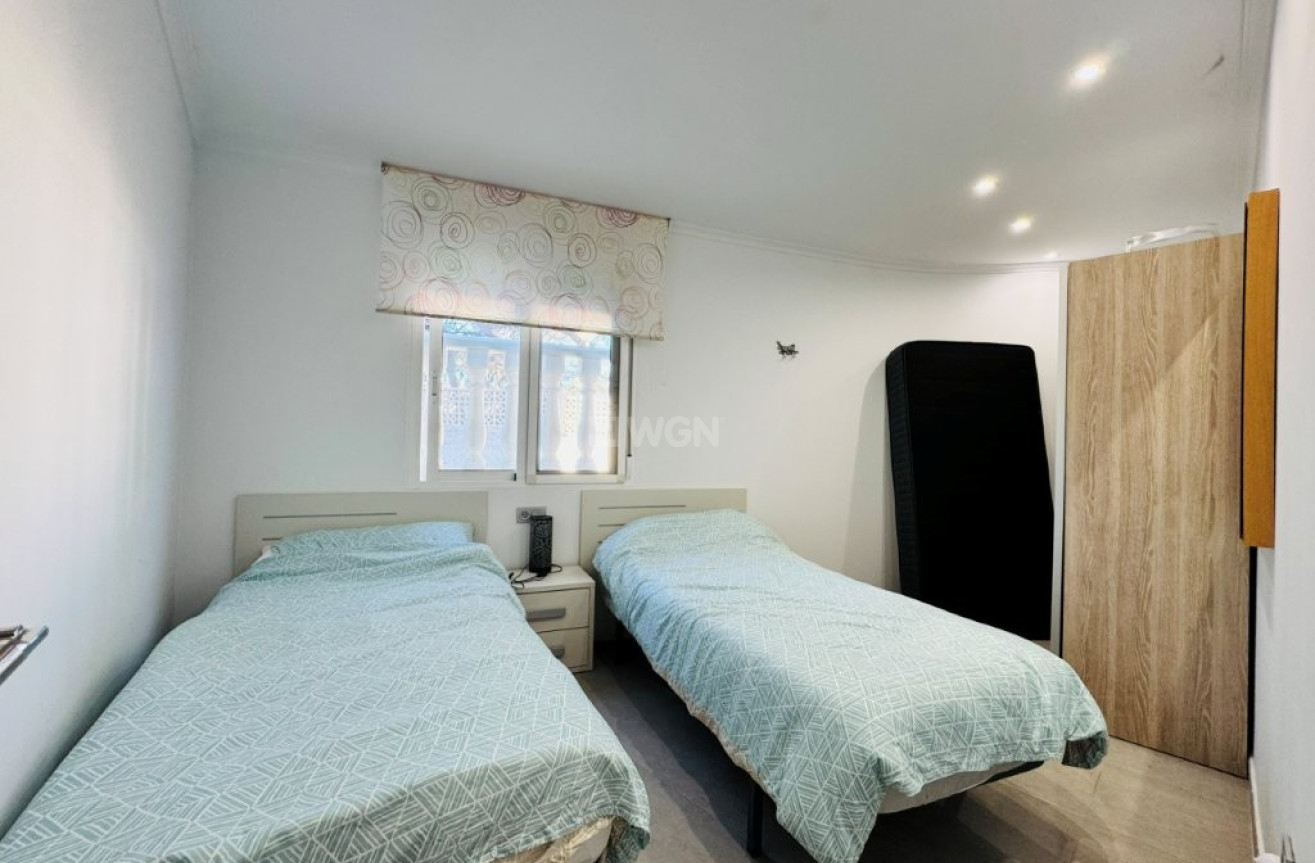 Resale - Apartment / flat - La Mata - Costa Blanca