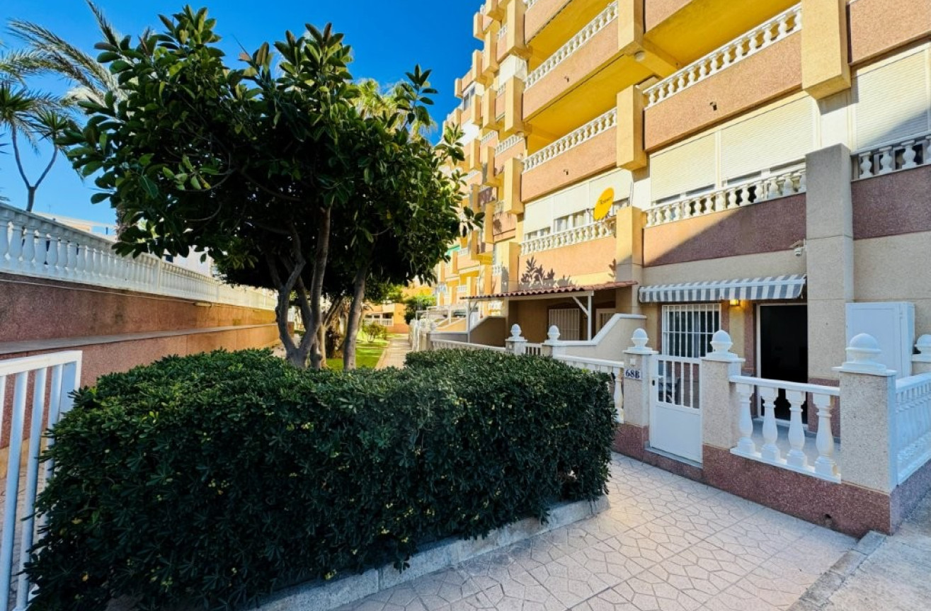 Resale - Apartment / flat - La Mata - Costa Blanca