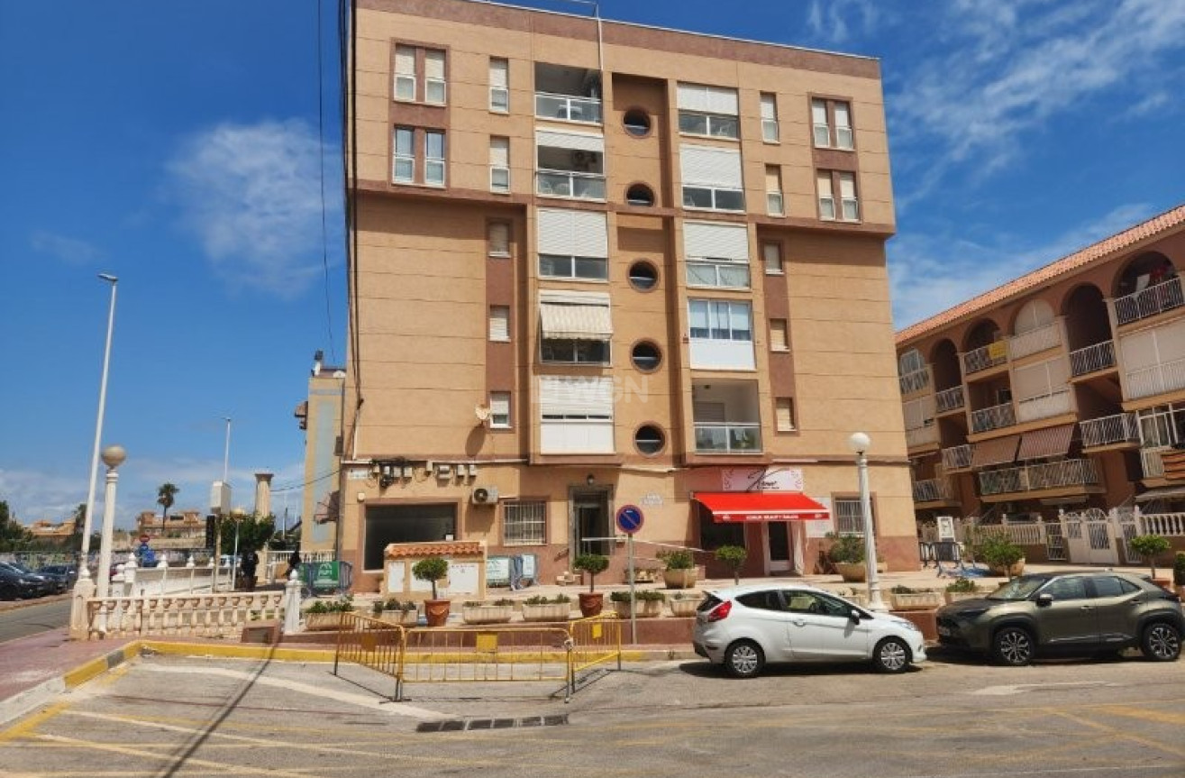 Resale - Apartment / flat - La Mata - Costa Blanca
