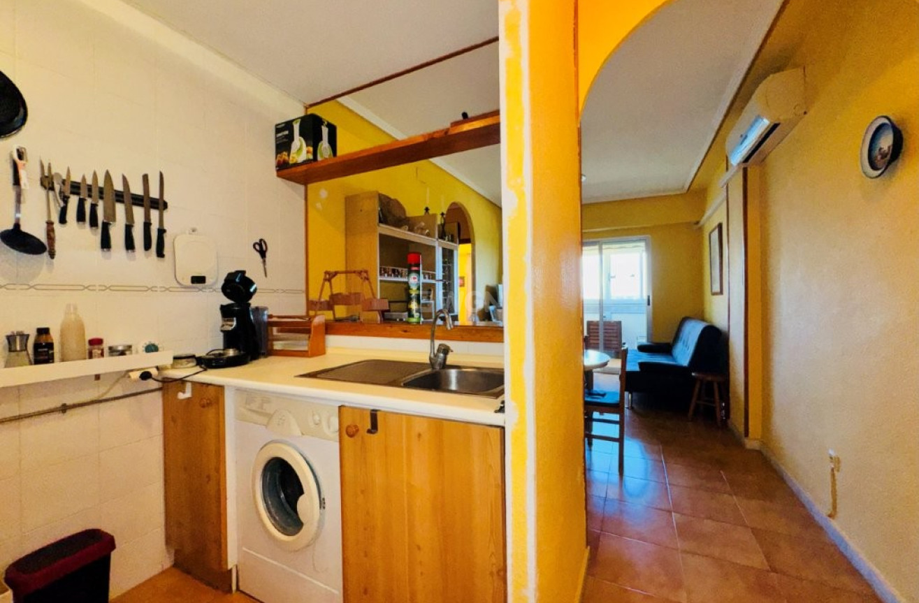 Resale - Apartment / flat - La Mata - Costa Blanca