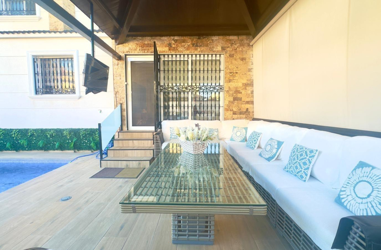 Odsprzedaż - Kamienica - Orihuela Costa - La Zenia