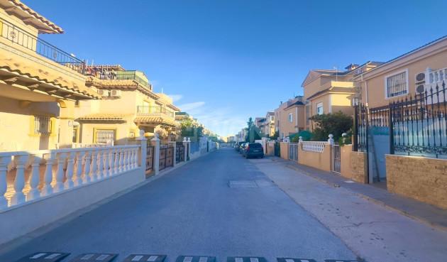 Odsprzedaż - Kamienica - Orihuela Costa - La Zenia