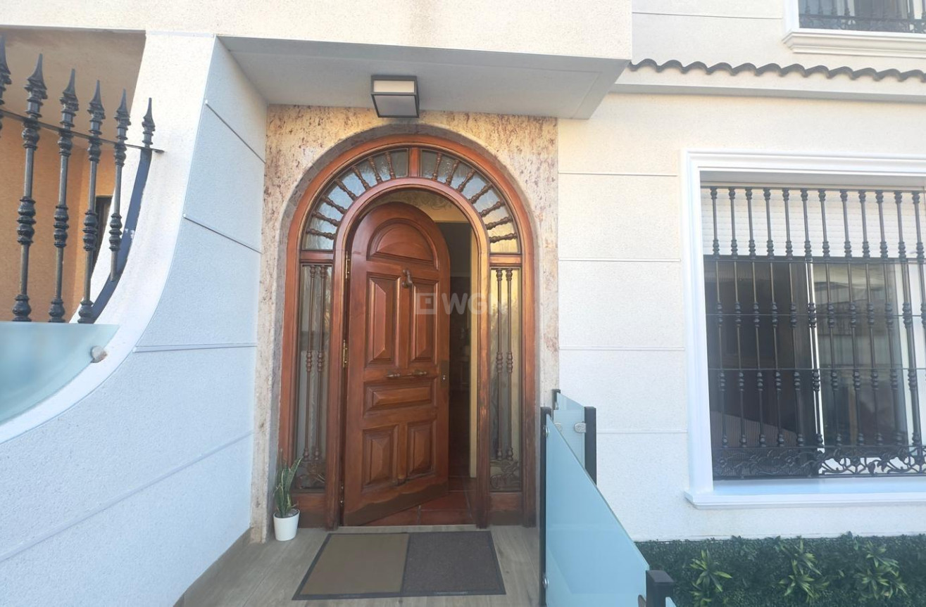 Odsprzedaż - Kamienica - Orihuela Costa - La Zenia