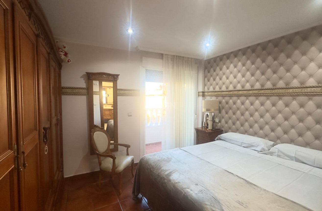 Odsprzedaż - Kamienica - Orihuela Costa - La Zenia