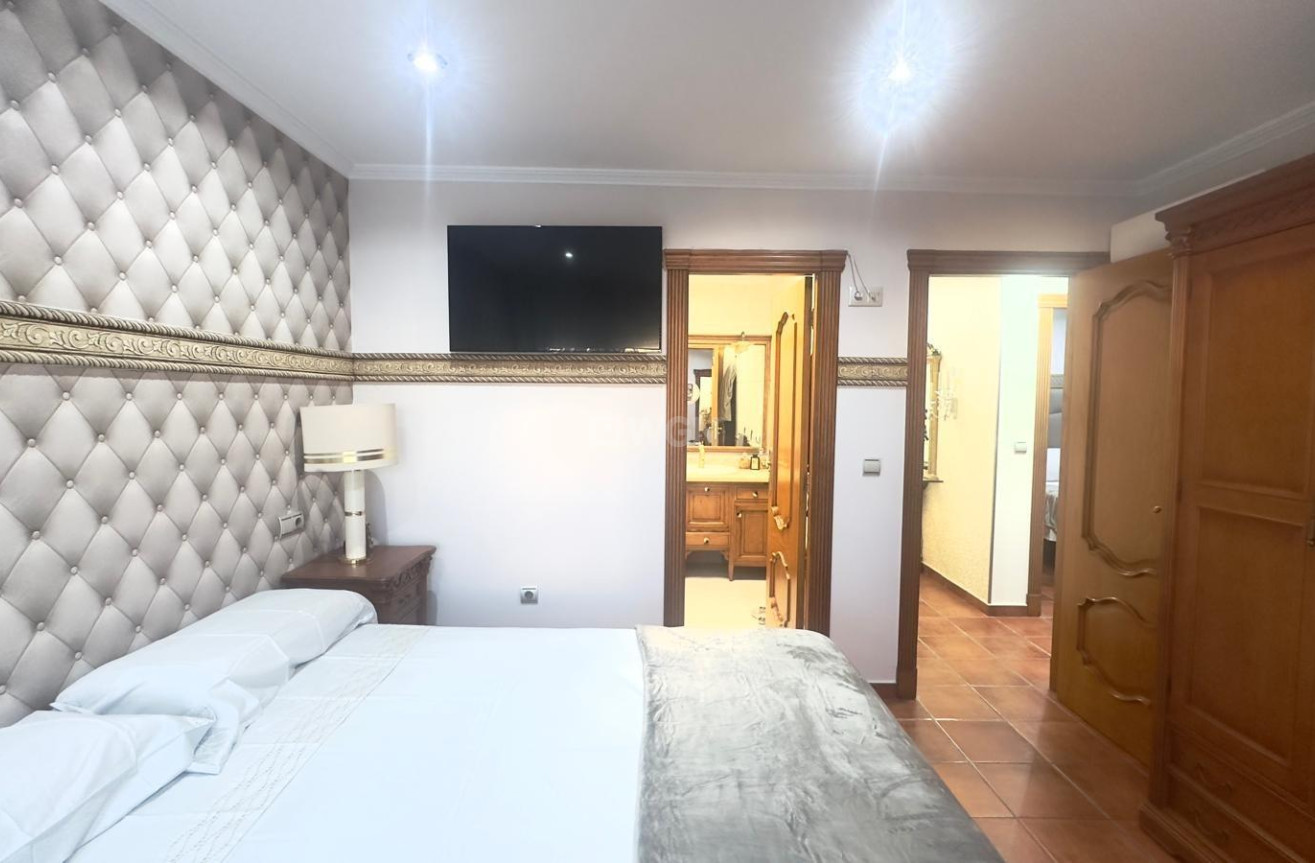 Odsprzedaż - Kamienica - Orihuela Costa - La Zenia