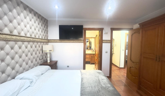 Odsprzedaż - Kamienica - Orihuela Costa - La Zenia