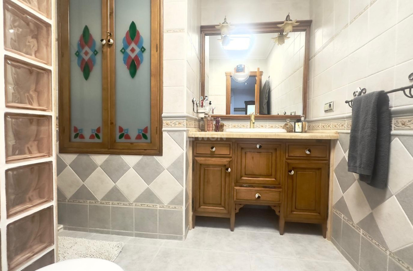 Odsprzedaż - Kamienica - Orihuela Costa - La Zenia