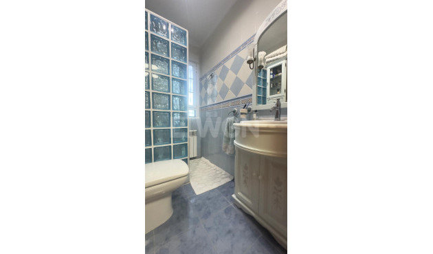 Odsprzedaż - Kamienica - Orihuela Costa - La Zenia