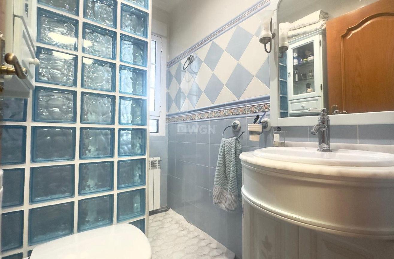 Odsprzedaż - Kamienica - Orihuela Costa - La Zenia