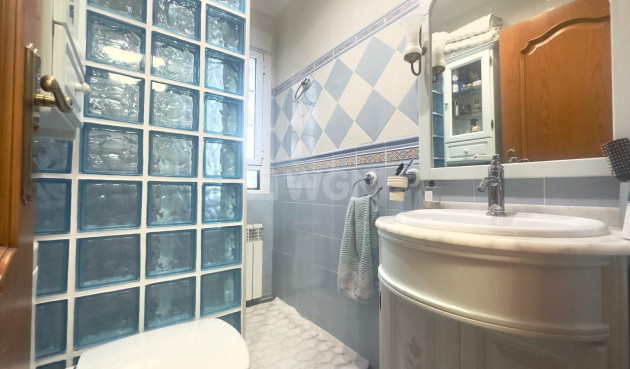 Odsprzedaż - Kamienica - Orihuela Costa - La Zenia