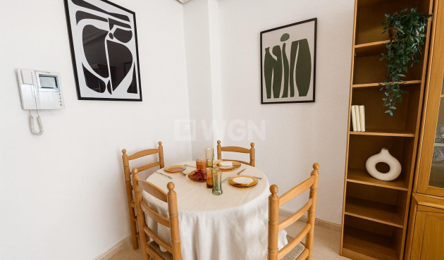 Resale - Apartment / flat - Torrevieja - Parque Las Naciones