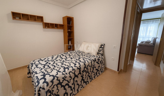 Resale - Apartment / flat - Torrevieja - Parque Las Naciones