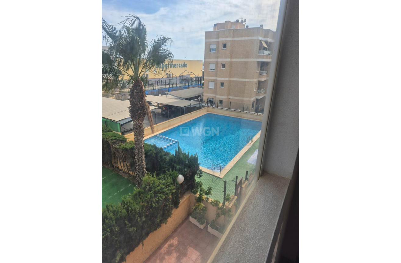 Resale - Apartment / flat - Torrevieja - aguas nuevas