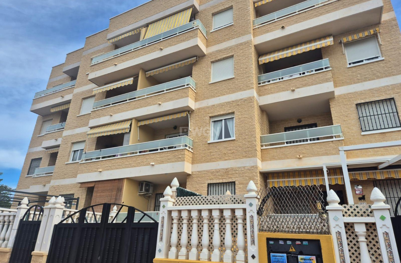Resale - Apartment / flat - Torrevieja - aguas nuevas