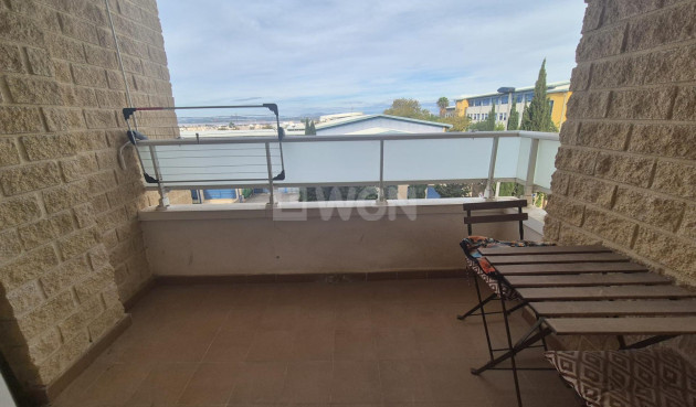 Resale - Apartment / flat - Torrevieja - aguas nuevas
