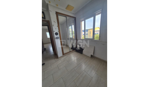 Resale - Apartment / flat - Torrevieja - aguas nuevas