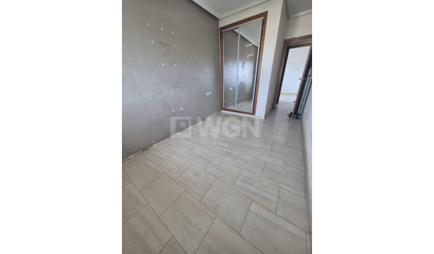 Resale - Apartment / flat - Torrevieja - aguas nuevas