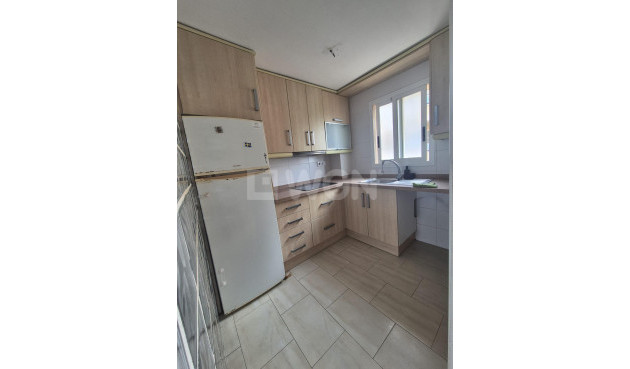 Resale - Apartment / flat - Torrevieja - aguas nuevas