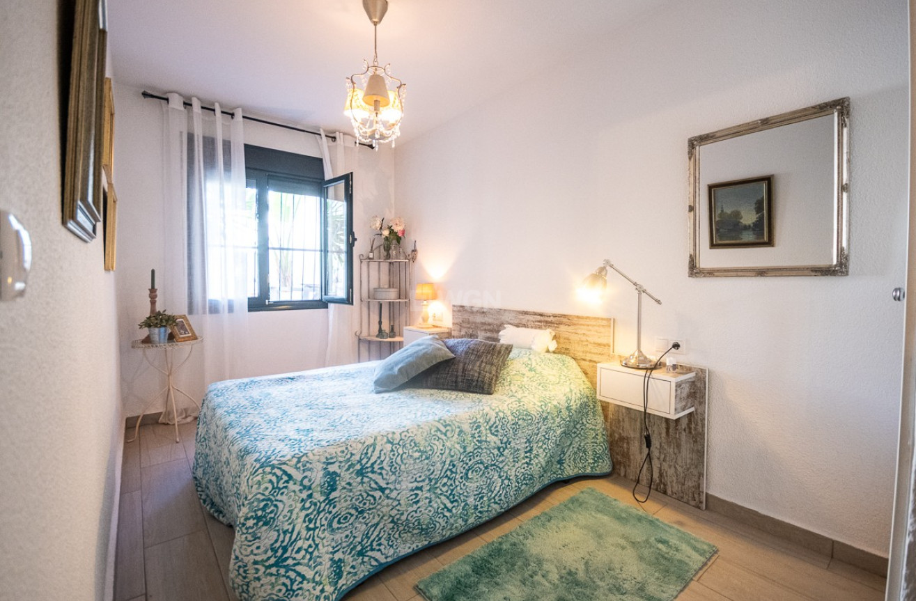 Resale - Apartment / flat - Torrevieja - Costa Blanca