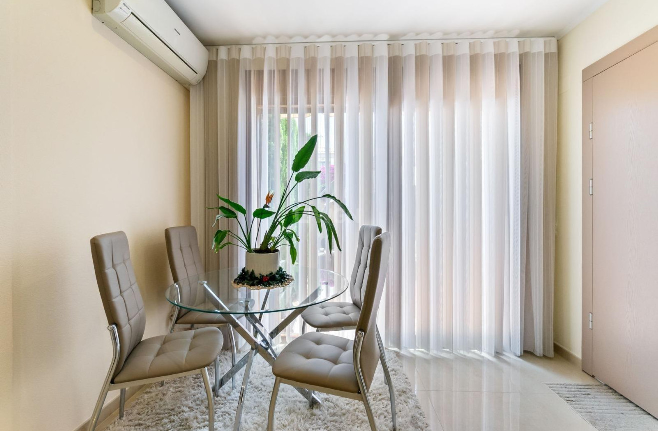 Odsprzedaż - Kamienica - Torrevieja - aguas nuevas