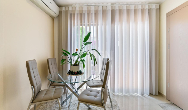 Odsprzedaż - Kamienica - Torrevieja - aguas nuevas